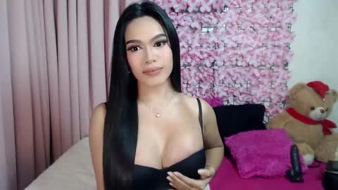 Snapshot of martha_fox chatting on March 4, 8:24 am DONT FORGET TO FOLLOW ME AND GIVE ME A THUMBS UP GUYS- martha online show from March 4, 8:24 am