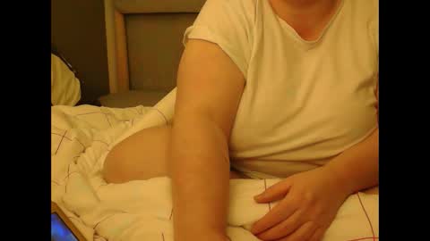 Snapshot of marthabriest chatting on February 14, 4:37 am Martha online show from February 14, 4:37 am