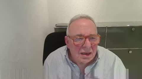 martin_1947 online show from November 30, 7:51 pm