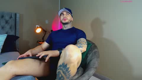 Snapshot of martin_colby05 chatting on October 5, 9:13 pm ONLYFANS Sotoandres modelo independiente online show from October 5, 9:13 pm