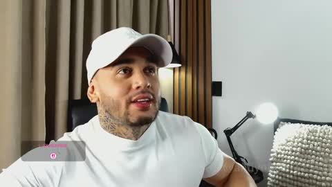 Snapshot of martin_colby05 chatting on June 6, 7:40 pm ONLYFANS Sotoandres modelo independiente online show from June 6, 7:40 pm