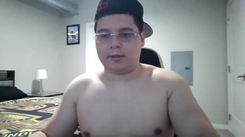 Snapshot of martin_militaryboy chatting on May 21, 8:38 pm martin_militaryboy online show from May 21, 8:38 pm