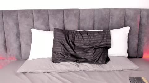 Snapshot of martina_jackson_ chatting on January 20, 8:29 pm Laura online show from January 20, 8:29 pm