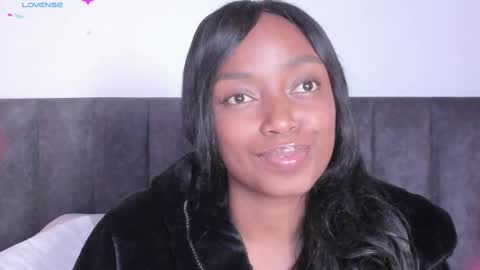 Snapshot of martina_jackson_ chatting on February 15, 12:15 am Laura online show from February 15, 12:15 am