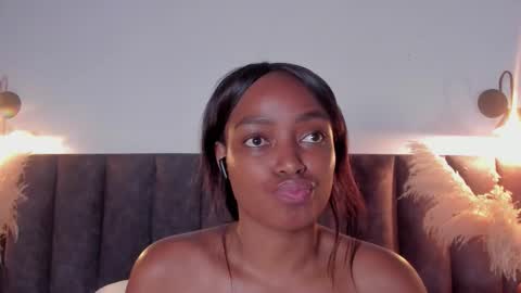 Snapshot of martina_jackson_ chatting on September 18, 8:33 pm Laura online show from September 18, 8:33 pm