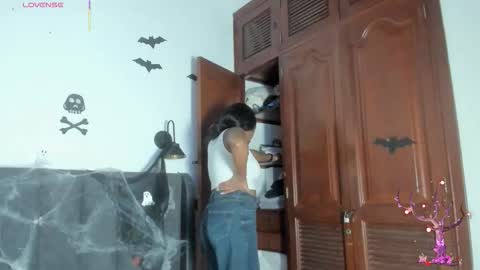 Snapshot of martina_jackson_ chatting on October 26, 7:53 pm Laura online show from October 26, 7:53 pm