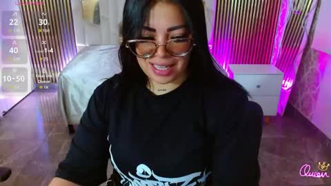 Snapshot of martina_tay chatting on June 5, 3:35 am Hey im martina online show from June 5, 3:35 am
