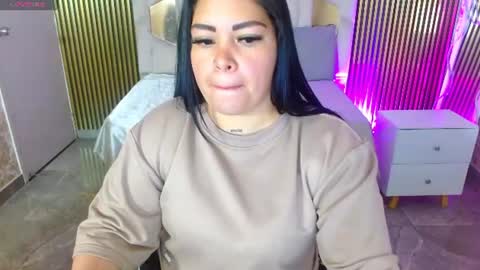 Snapshot of martina_tay chatting on June 17, 5:21 am Hey im martina online show from June 17, 5:21 am