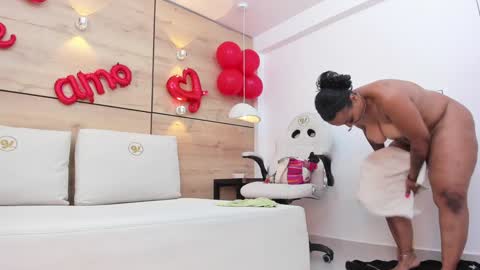 martina touss  online show from February 8, 9:24 am