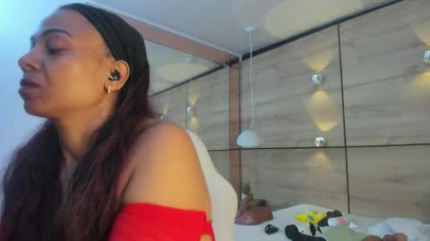 martina touss  online show from January 8, 1:02 pm