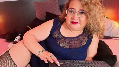 Snapshot of martinacaicedo chatting on February 2, 4:54 pm Martina Caicedo online show from February 2, 4:54 pm