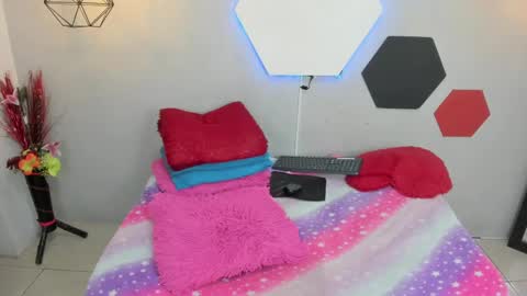 Snapshot of martinaclark chatting on December 24, 11:49 am Martina online show from December 24, 11:49 am