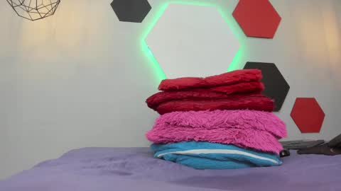 Snapshot of martinaclark chatting on January 1, 1:05 pm Martina online show from January 1, 1:05 pm