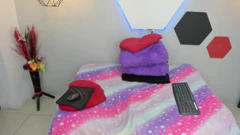 Snapshot of martinaclark chatting on January 6, 7:31 am Martina online show from January 6, 7:31 am