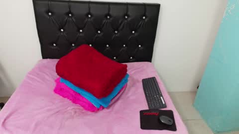 Snapshot of martinaclark chatting on January 8, 3:51 am Martina online show from January 8, 3:51 am