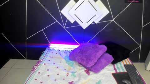 Snapshot of martinaclark chatting on February 20, 7:55 am Martina online show from February 20, 7:55 am