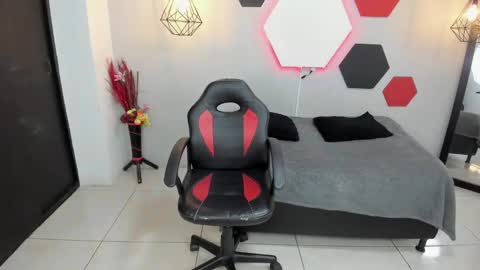 Snapshot of martinaclark chatting on February 24, 3:55 am Martina online show from February 24, 3:55 am