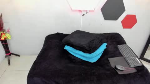 Snapshot of martinaclark chatting on February 26, 8:15 am Martina online show from February 26, 8:15 am