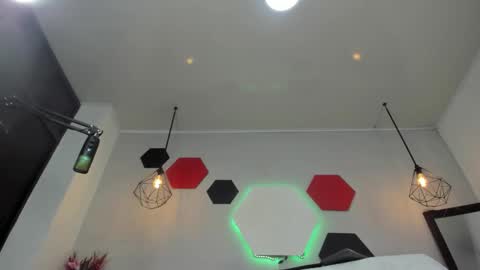 Snapshot of martinaclark chatting on November 27, 2:46 am Martina online show from November 27, 2:46 am