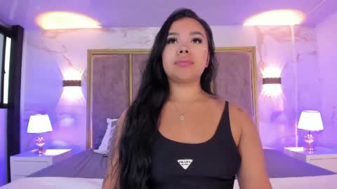 Snapshot of martinagarcia__ chatting on April 28, 7:08 pm Martina Garcia online show from April 28, 7:08 pm