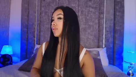 Snapshot of martinagarcia__ chatting on April 29, 7:09 pm Martina Garcia online show from April 29, 7:09 pm