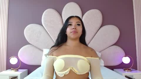 Snapshot of martinagarcia__ chatting on May 9, 7:08 pm Martina Garcia online show from May 9, 7:08 pm