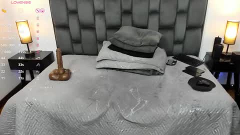 Snapshot of martinamadisson chatting on March 9, 5:33 am Martina online show from March 9, 5:33 am