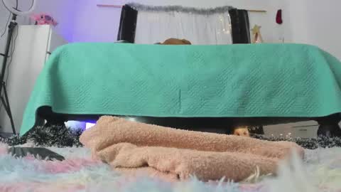 ...  ... online show from December 5, 6:59 pm