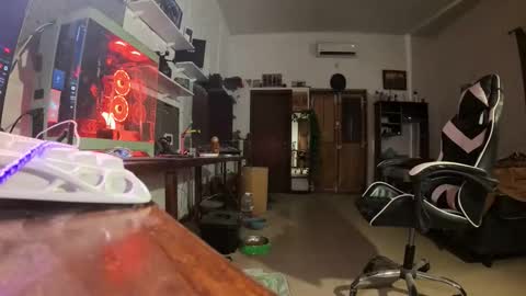 Snapshot of martingillesg chatting on February 8, 12:03 am martingillesg online show from February 8, 12:03 am