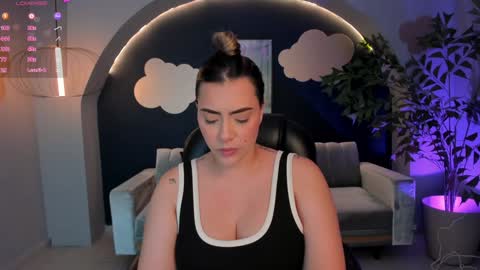 Martinna Bonnet online show from December 5, 4:55 pm