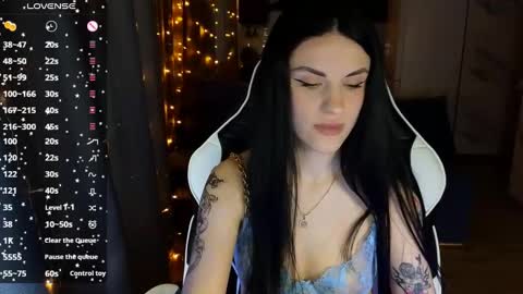 Snapshot of mary___moore chatting on December 13, 7:25 am Maria online show from December 13, 7:25 am