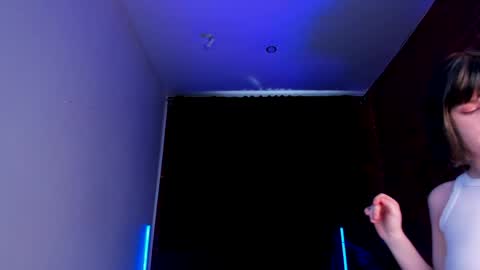 Snapshot of mary_backerr chatting on May 11, 1:28 pm Mary online show from May 11, 1:28 pm