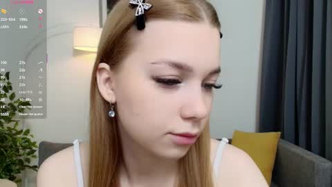 Snapshot of mary_hope_u chatting on June 21, 6:49 am Mary online show from June 21, 6:49 am
