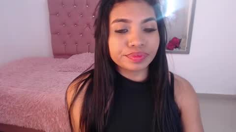 Hi guys im Mary  online show from February 12, 12:22 pm