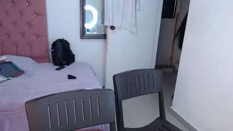 Hi guys im Mary  online show from March 9, 12:09 pm