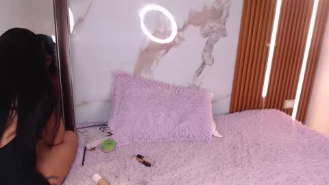 Hi guys im Mary  online show from September 14, 12:48 pm