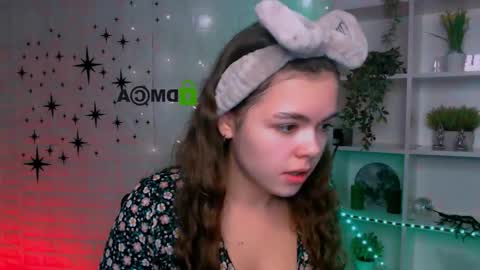 Snapshot of mary_meow_hot chatting on December 2, 10:31 am Mary online show from December 2, 10:31 am