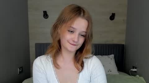 Snapshot of mary_phoenix chatting on June 13, 9:13 pm mary_phoenix online show from June 13, 9:13 pm