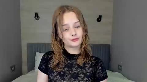 Snapshot of mary_phoenix chatting on June 14, 9:06 pm mary_phoenix online show from June 14, 9:06 pm