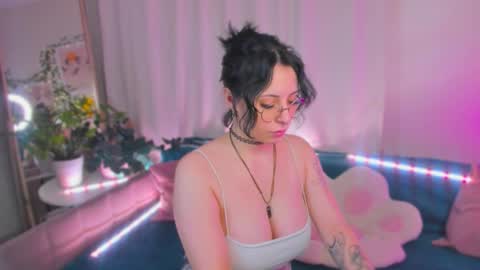 Mary online show from February 4, 2:17 am