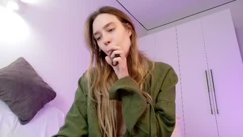 HelIo  Everyone Im MaryWelcome  to my room and  lets have  a good  time  together with me   online show from June 18, 8:02 pm