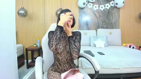 Snapshot of mary_spencer chatting on June 26, 10:41 am MARY online show from June 26, 10:41 am