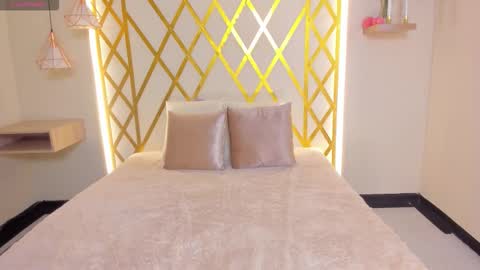   online show from February 3, 1:16 pm