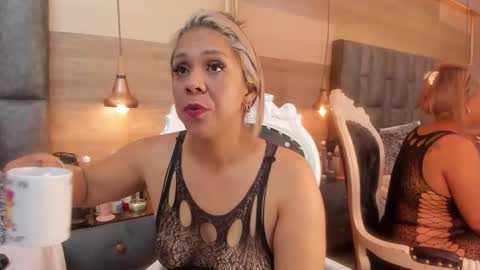 maryhawkey online show from April 15, 11:50 am