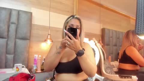 maryhawkey online show from April 24, 11:34 am