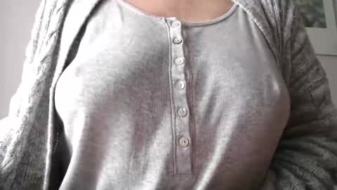 Snapshot of maryil chatting on March 3, 10:49 am Maryil online show from March 3, 10:49 am