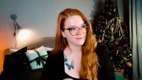 Snapshot of marykeysss chatting on December 13, 6:59 pm Bun online show from December 13, 6:59 pm