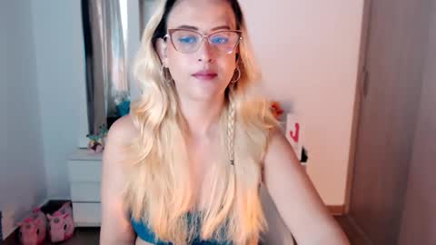 maryline online show from November 15, 2:57 pm