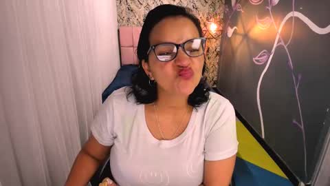 Marylin online show from March 12, 7:49 pm