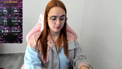 Dulce Maria online show from January 4, 11:17 pm